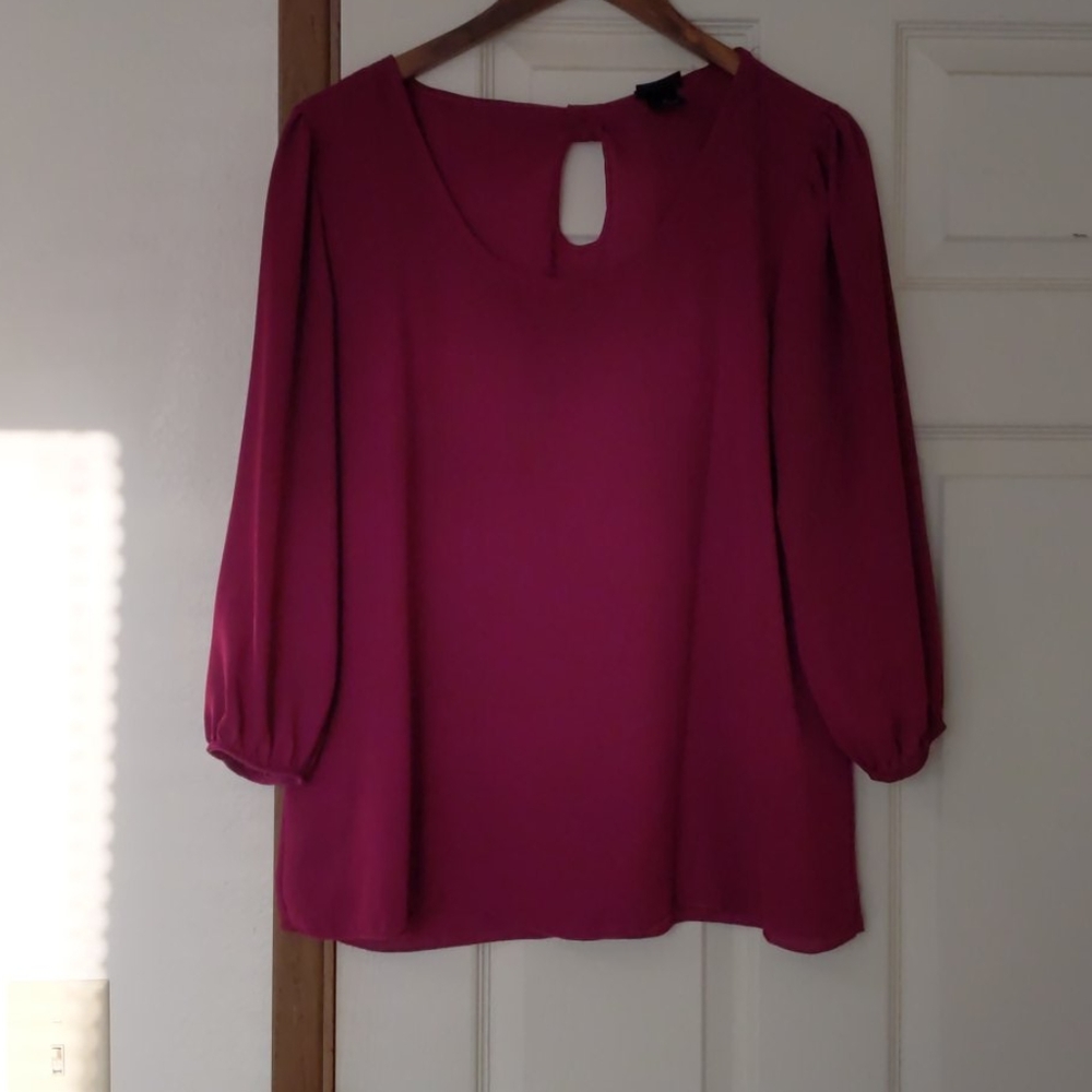 3/4 sleeve with keyhole back pinkish/purple blouse